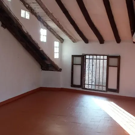 Apartamentos,puerta De Bisagra-parking Gratis